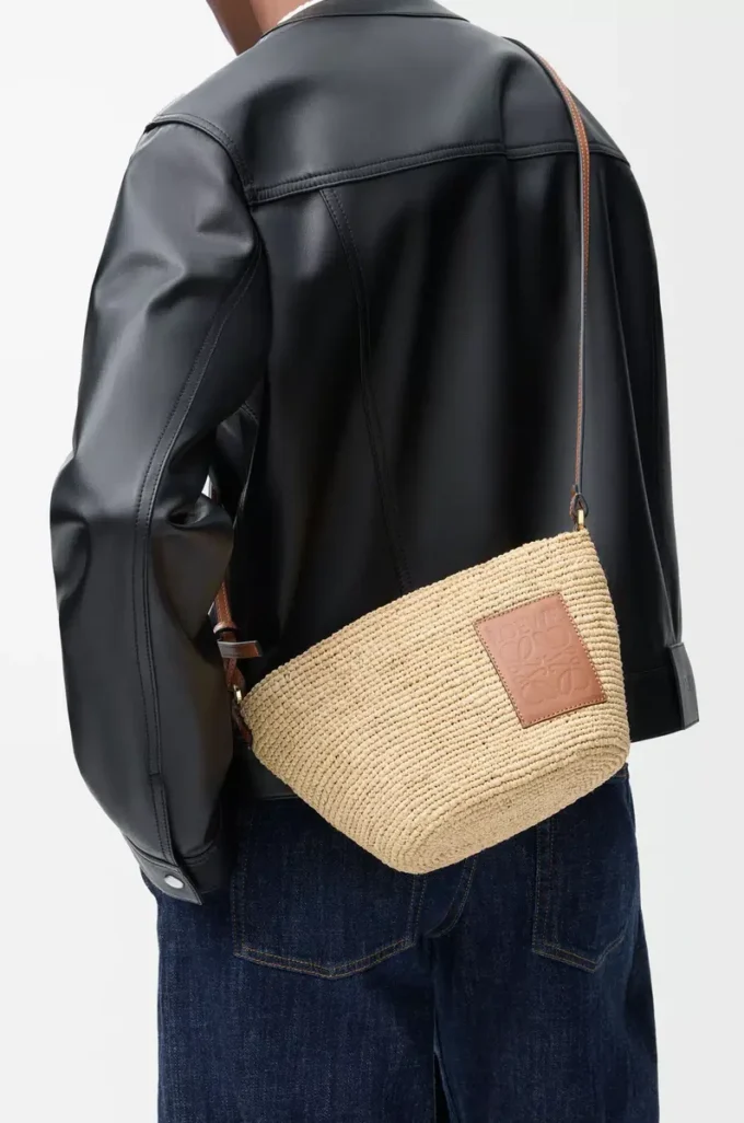 Slit pochette bag in raffia and calfskin Natural/Tan Slit pochette bag in raffia and calfskin Natural/Tan