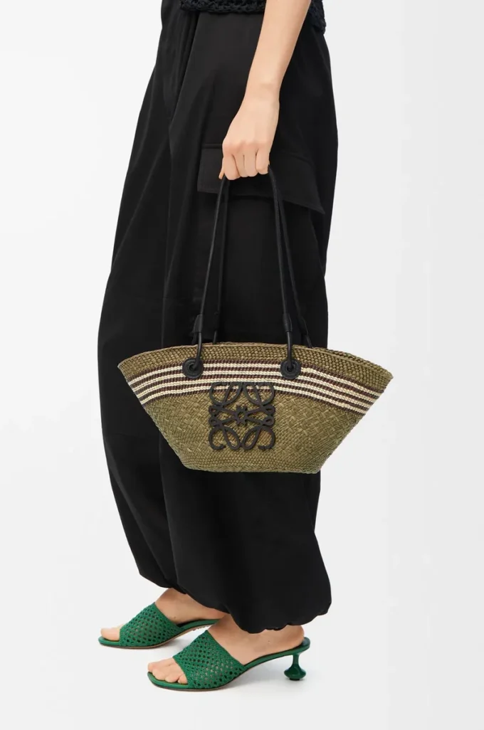 Small Anagram Basket in iraca palm and calfskin Dark Khaki/Black Small Anagram Basket in iraca palm and calfskin Dark Khaki/Black