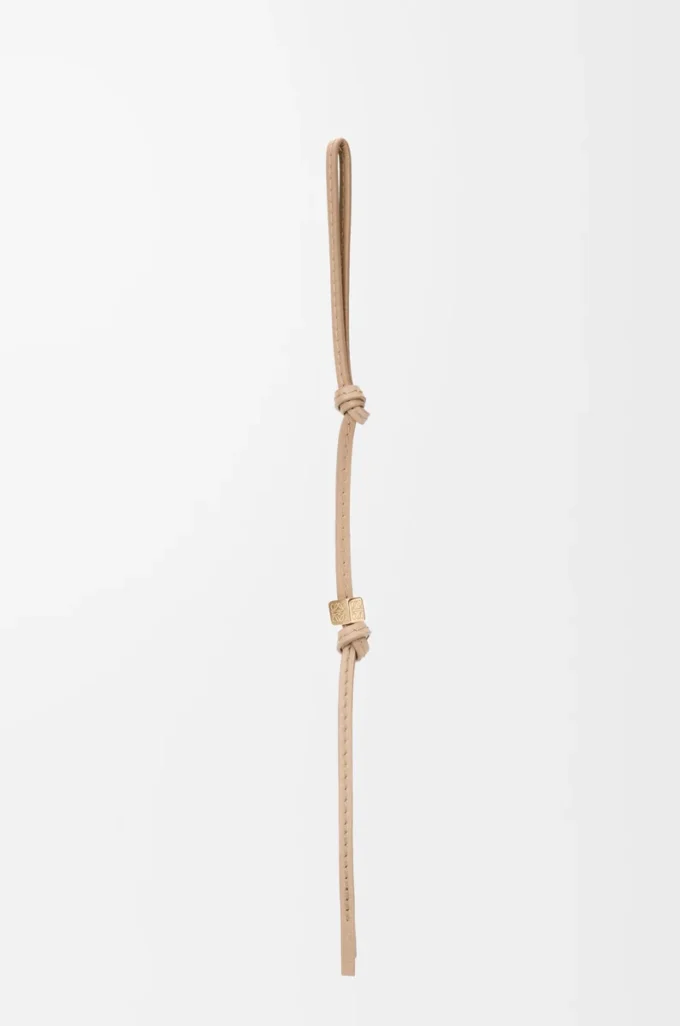 Small Anagram strap in calfskin Sand Tonal/Gold Small Anagram strap in calfskin Sand Tonal/Gold