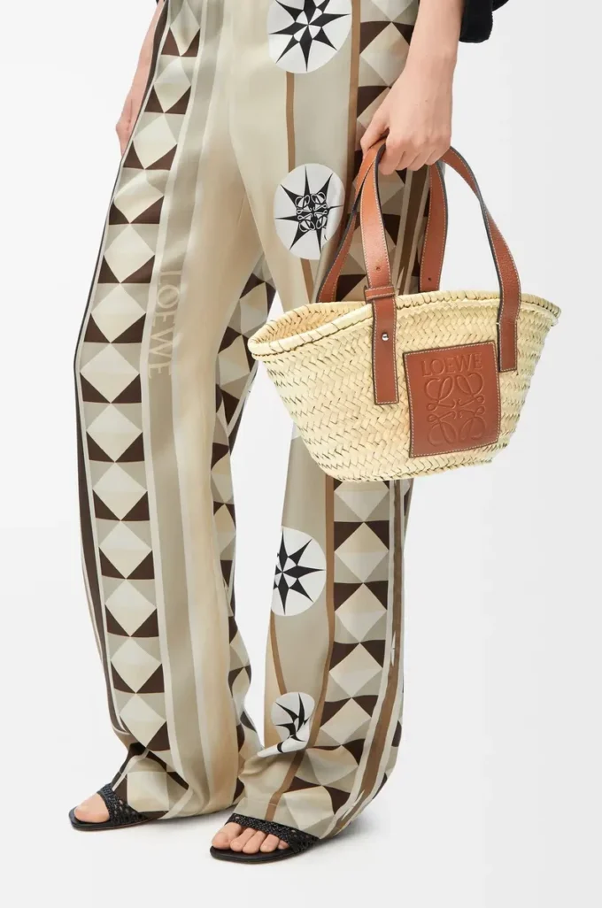 Small Basket bag in palm leaf and calfskin Natural/Tan Small Basket bag in palm leaf and calfskin Natural/Tan