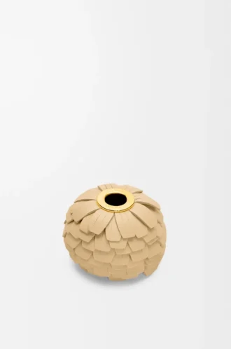 Small flower charm in calfskin and brass Light Yellow