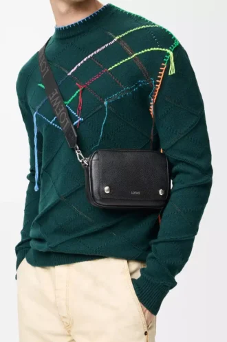 Small Pebble messenger bag in supple grained calfskin Black