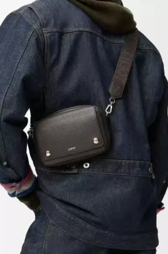 Small Pebble messenger bag in supple grained calfskin Dark Grey