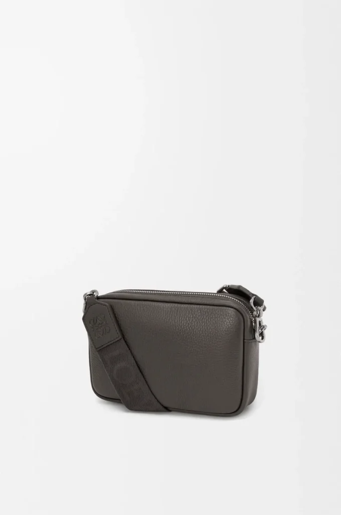 Small Pebble messenger bag in supple grained calfskin Dark Grey