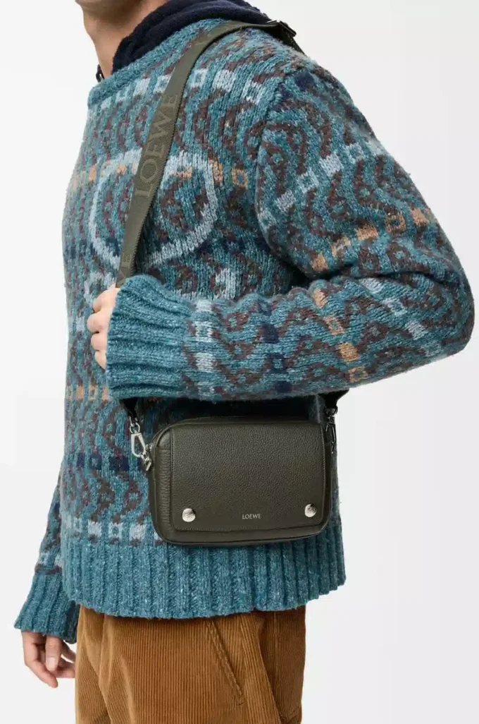Small Pebble messenger bag in supple grained calfskin Dark Khaki Small Pebble messenger bag in supple grained calfskin Dark Khaki