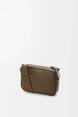 Small Pebble messenger bag in supple grained calfskin Tundra Small Pebble messenger bag in supple grained calfskin Tundra