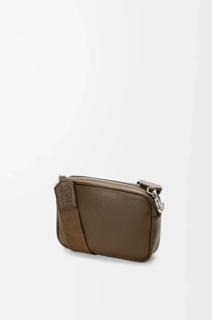Small Pebble messenger bag in supple grained calfskin Tundra
