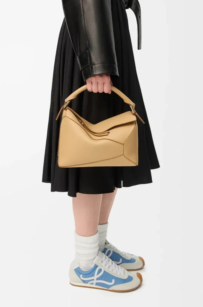 Small Puzzle Edge bag in classic calfskin Silk Beige Small Puzzle Edge bag in classic calfskin Silk Beige