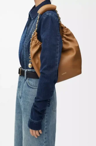 Small Squeeze bag in mellow nappa lambskin Oak
