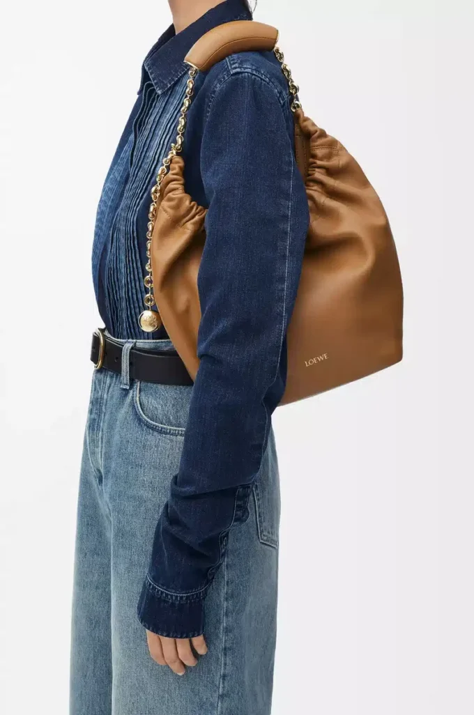 Small Squeeze bag in mellow nappa lambskin Oak Small Squeeze bag in mellow nappa lambskin Oak