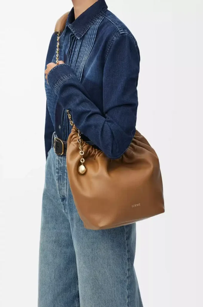 Small Squeeze bag in mellow nappa lambskin Oak Small Squeeze bag in mellow nappa lambskin Oak