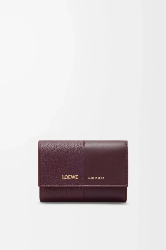 Small vertical wallet in smooth and grained calfskin Dark Burgundy Small vertical wallet in smooth and grained calfskin Dark Burgundy