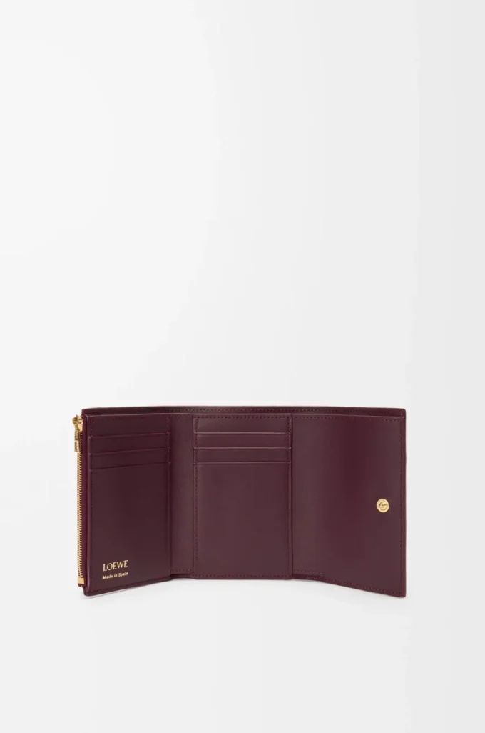 Small vertical wallet in smooth and grained calfskin Dark Burgundy Small vertical wallet in smooth and grained calfskin Dark Burgundy