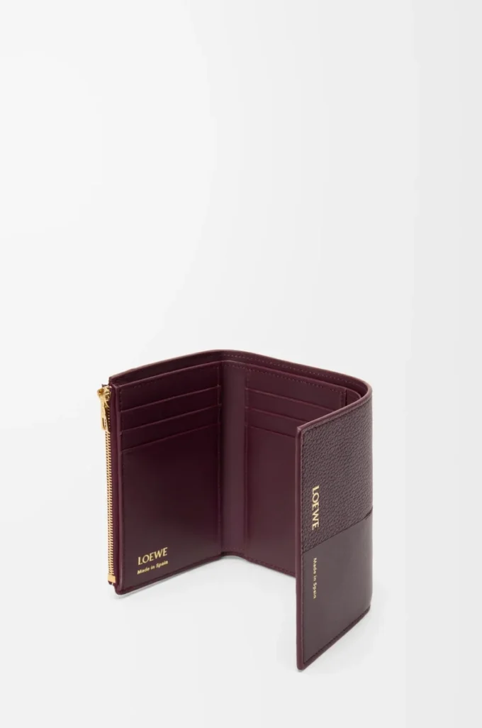 Small vertical wallet in smooth and grained calfskin Dark Burgundy Small vertical wallet in smooth and grained calfskin Dark Burgundy