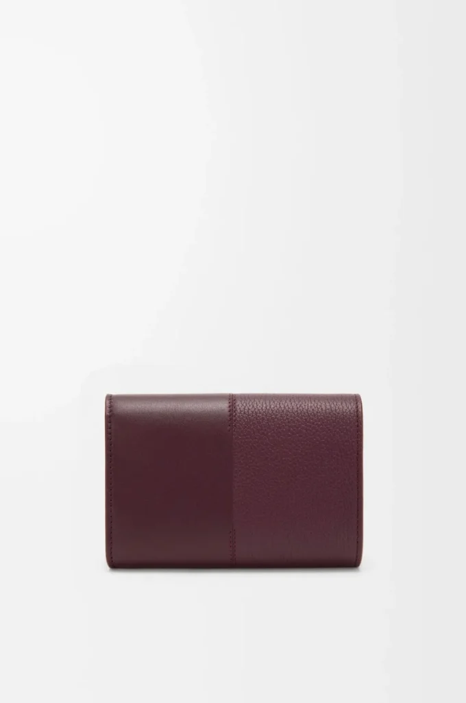 Small vertical wallet in smooth and grained calfskin Dark Burgundy Small vertical wallet in smooth and grained calfskin Dark Burgundy