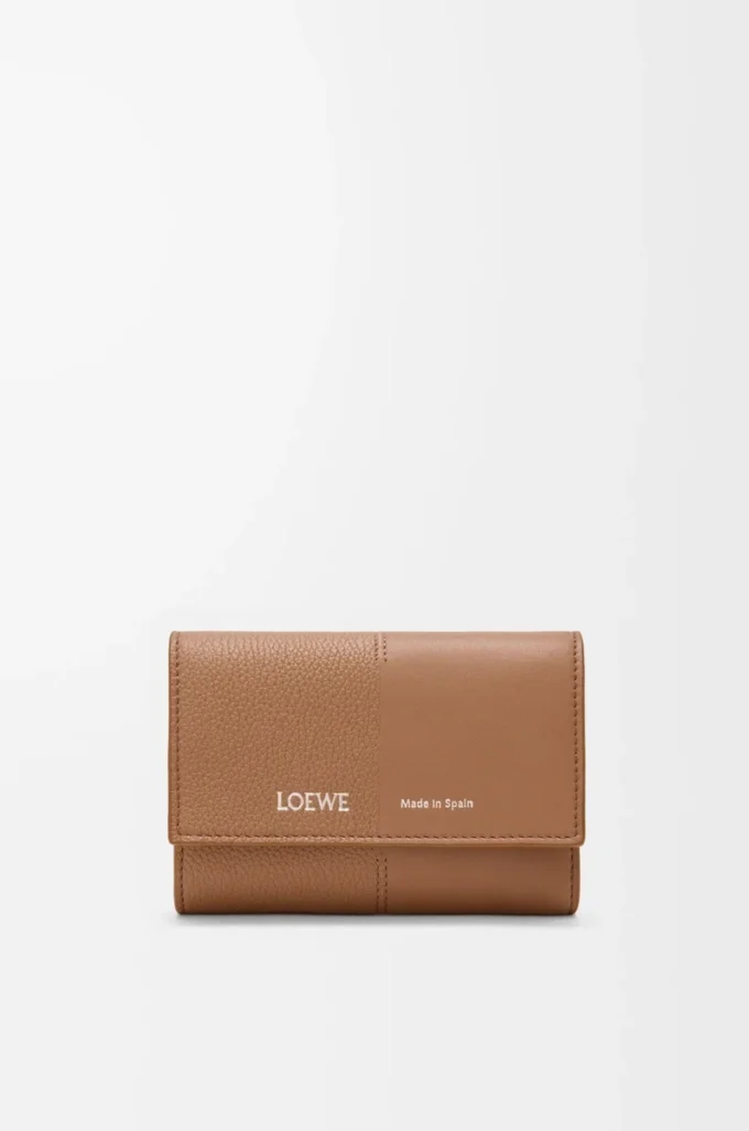 Small vertical wallet in smooth and grained calfskin Mocha Small vertical wallet in smooth and grained calfskin Mocha