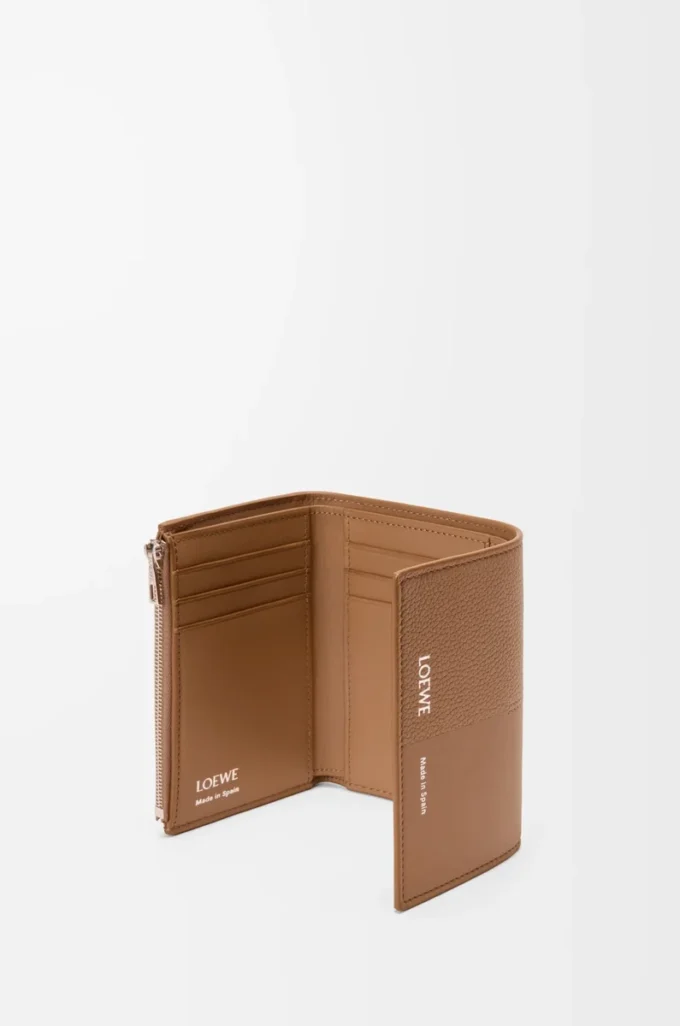 Small vertical wallet in smooth and grained calfskin Mocha Small vertical wallet in smooth and grained calfskin Mocha
