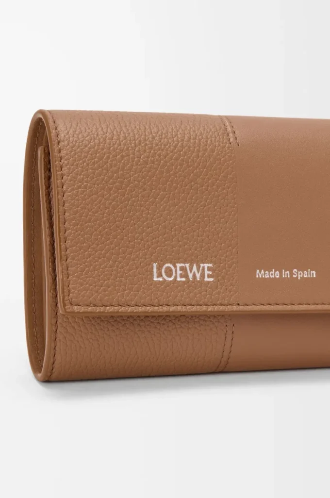 Small vertical wallet in smooth and grained calfskin Mocha Small vertical wallet in smooth and grained calfskin Mocha