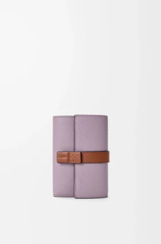 Small vertical wallet in soft grained calfskin Dirty Mauve/Squirrel
