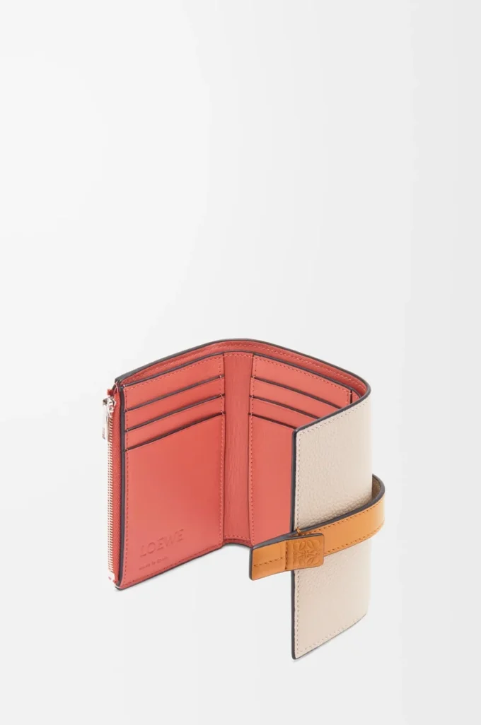 Small vertical wallet in soft grained calfskin Light Oat/Honey Small vertical wallet in soft grained calfskin Light Oat/Honey