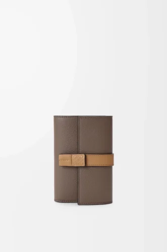 Small vertical wallet in soft grained calfskin Taupe/Gold