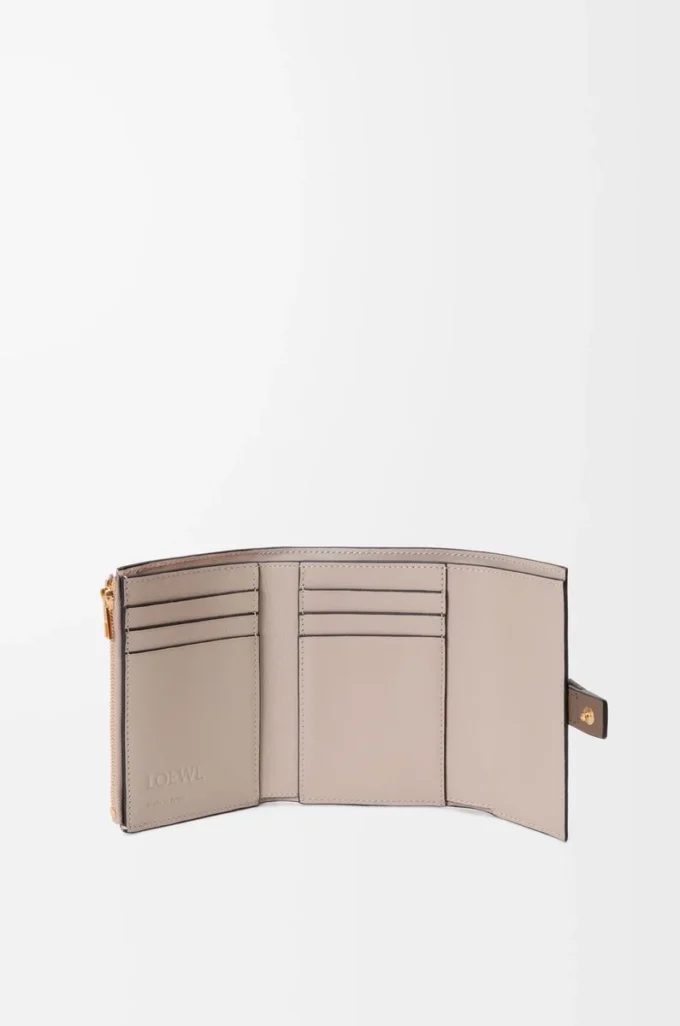 Small vertical wallet in soft grained calfskin Taupe/Gold Small vertical wallet in soft grained calfskin Taupe/Gold