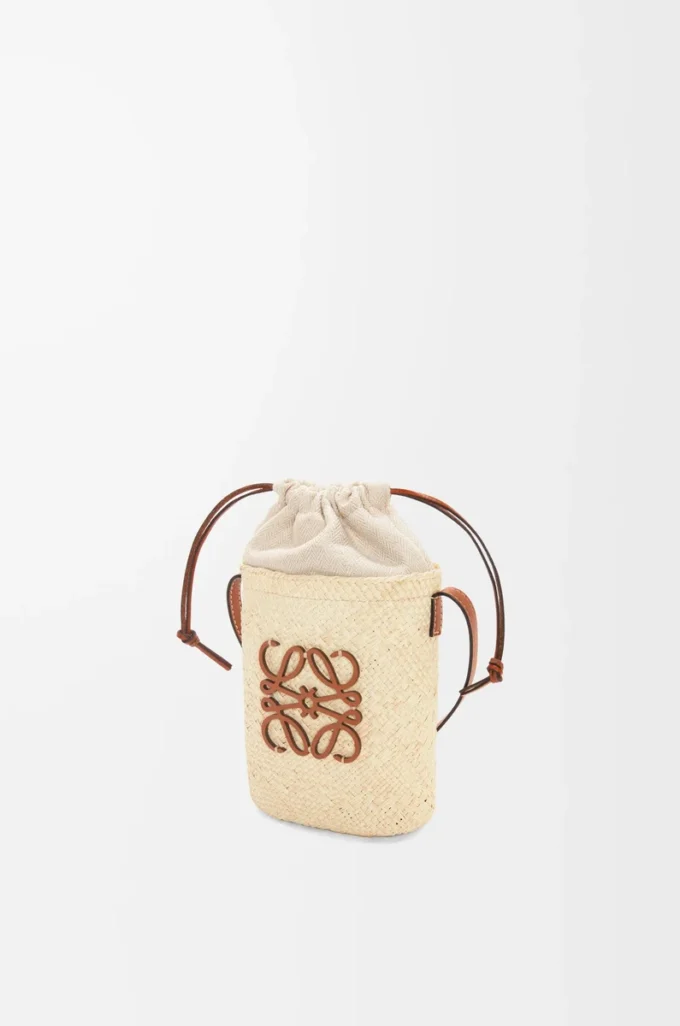 Square pocket in iraca palm and calfskin Natural/Tan Square pocket in iraca palm and calfskin Natural/Tan