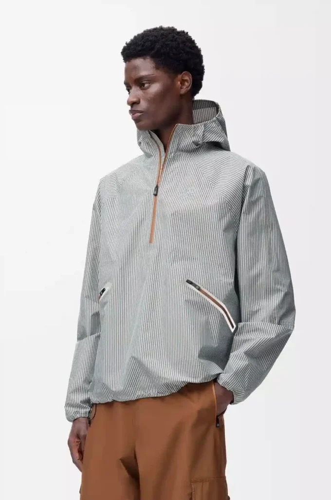 Storm anorak in technical shell Beige/Blue Storm anorak in technical shell Beige/Blue