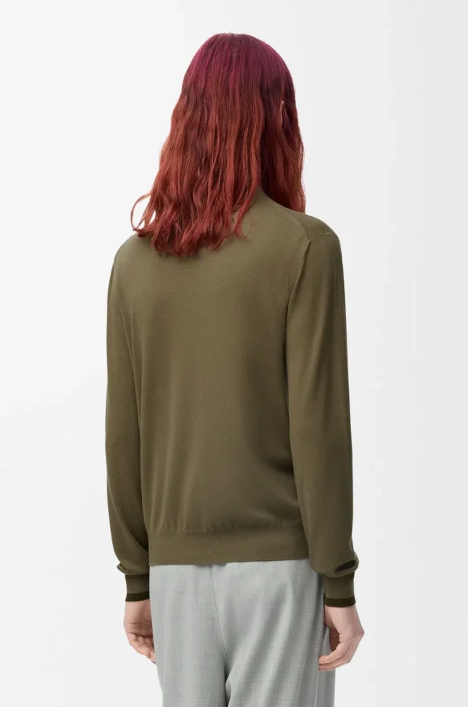 Sweater in wool Green/Khaki Green Sweater in wool Green/Khaki Green