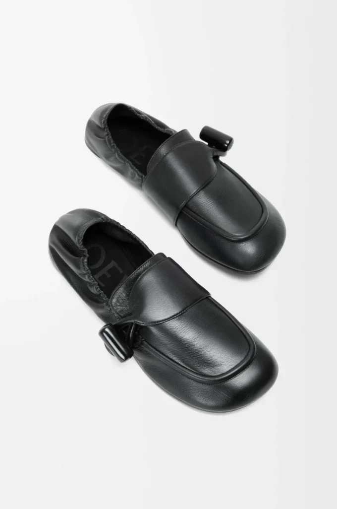 Toggle loafer in shiny smooth calfskin Black