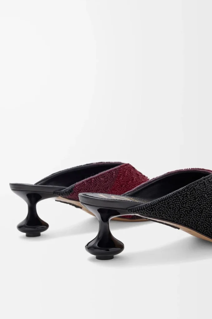 Toy mule in embroidered canvas Black/Dark Burgundy Toy mule in embroidered canvas Black/Dark Burgundy