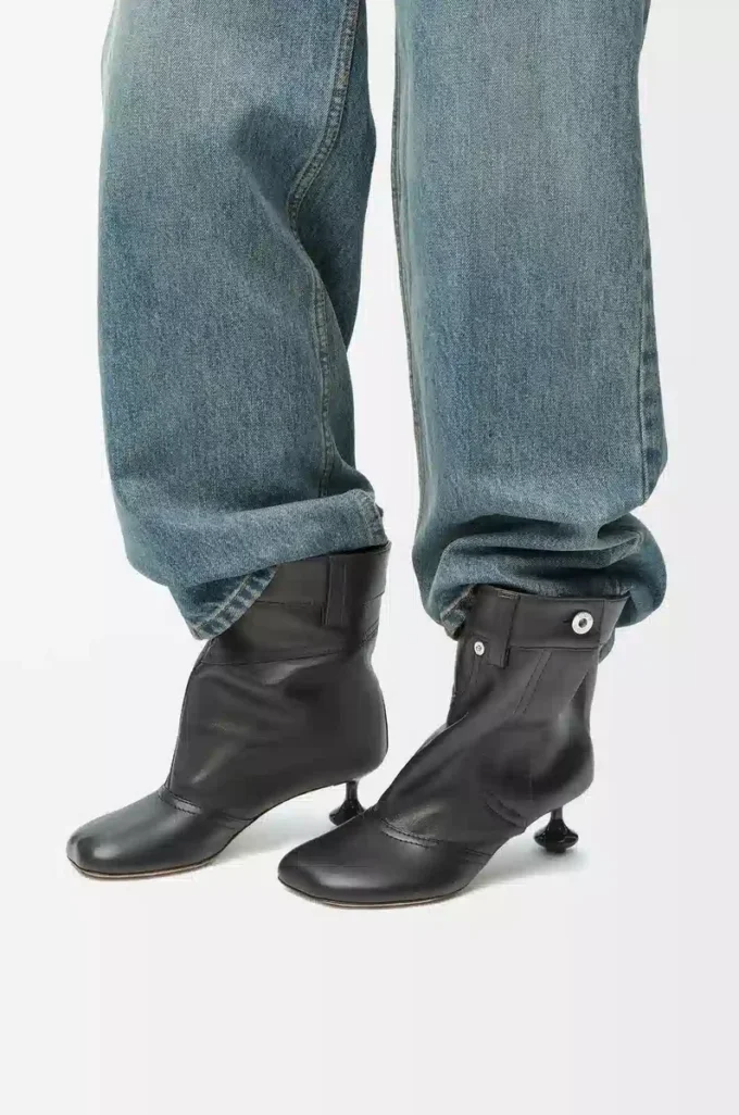 Toy Panta ankle bootie in lambskin Black