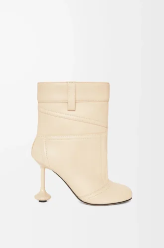 Toy Panta ankle bootie in nappa lambskin Oat Milk