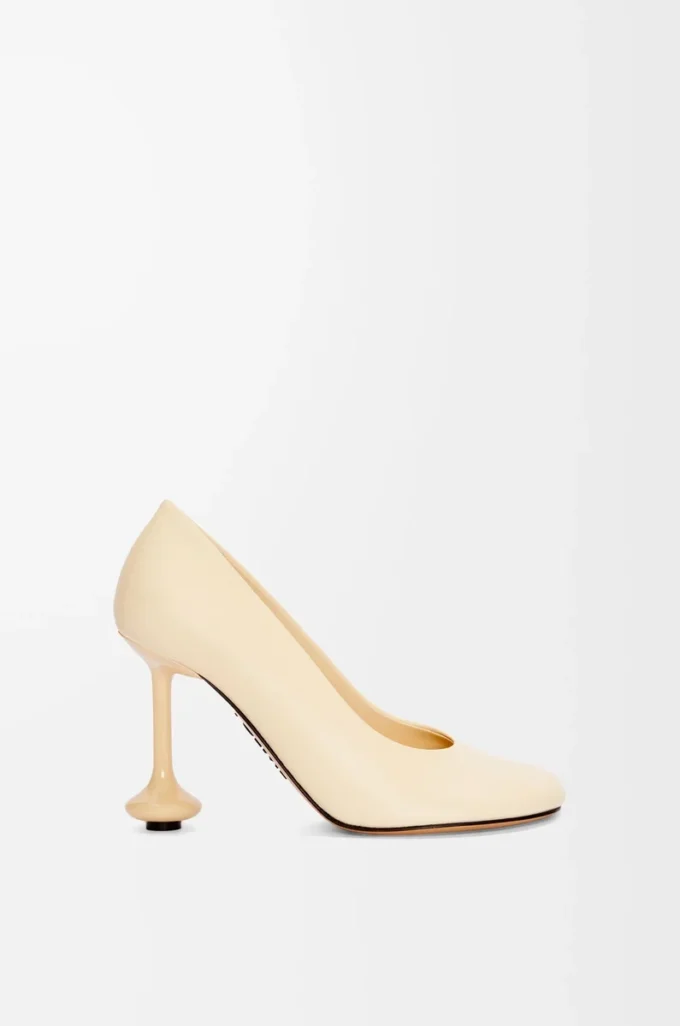 Toy pump in goatskin Oat Milk