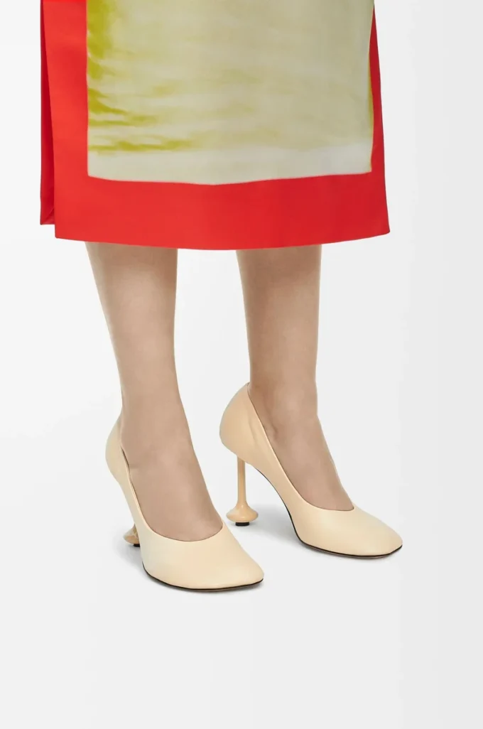 Toy pump in goatskin Oat Milk