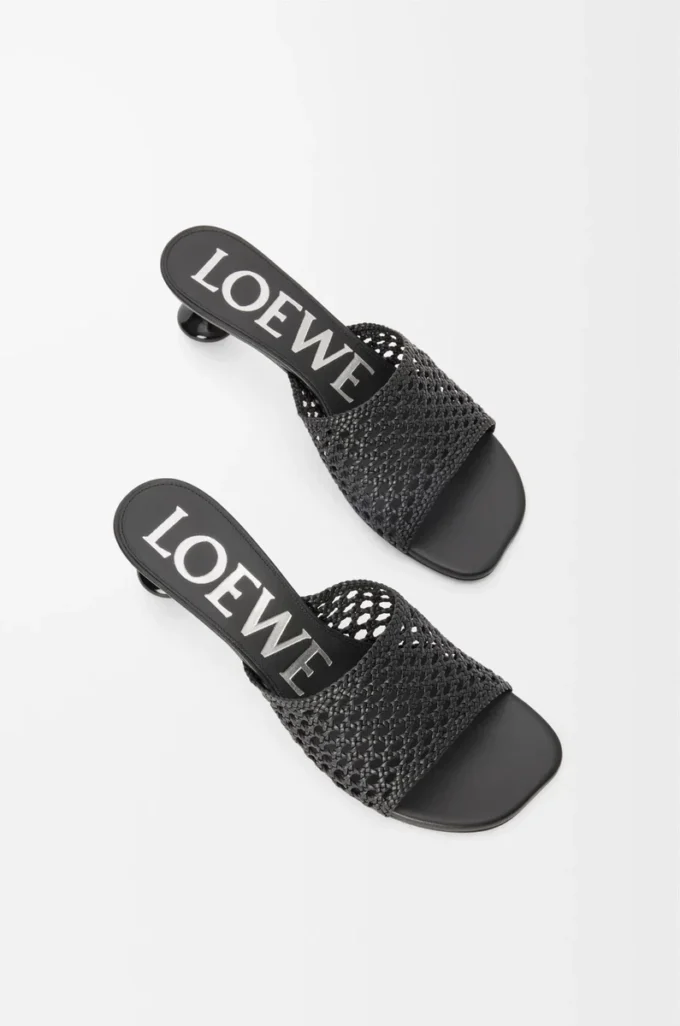 Toy slide in calfskin Black Toy slide in calfskin Black