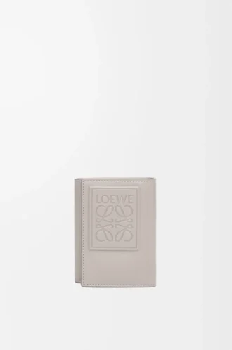 Trifold wallet in satin calfskin Shell Grey