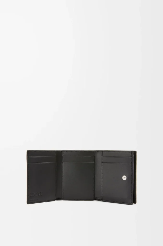 Trifold wallet in soft grained calfskin Black Trifold wallet in soft grained calfskin Black