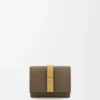 Trifold wallet in soft grained calfskin Dark Khaki Green/Ginger Trifold wallet in soft grained calfskin Dark Khaki Green/Ginger