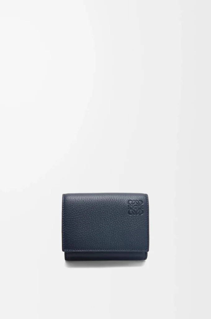 Trifold wallet in soft grained calfskin Deep Navy Trifold wallet in soft grained calfskin Deep Navy
