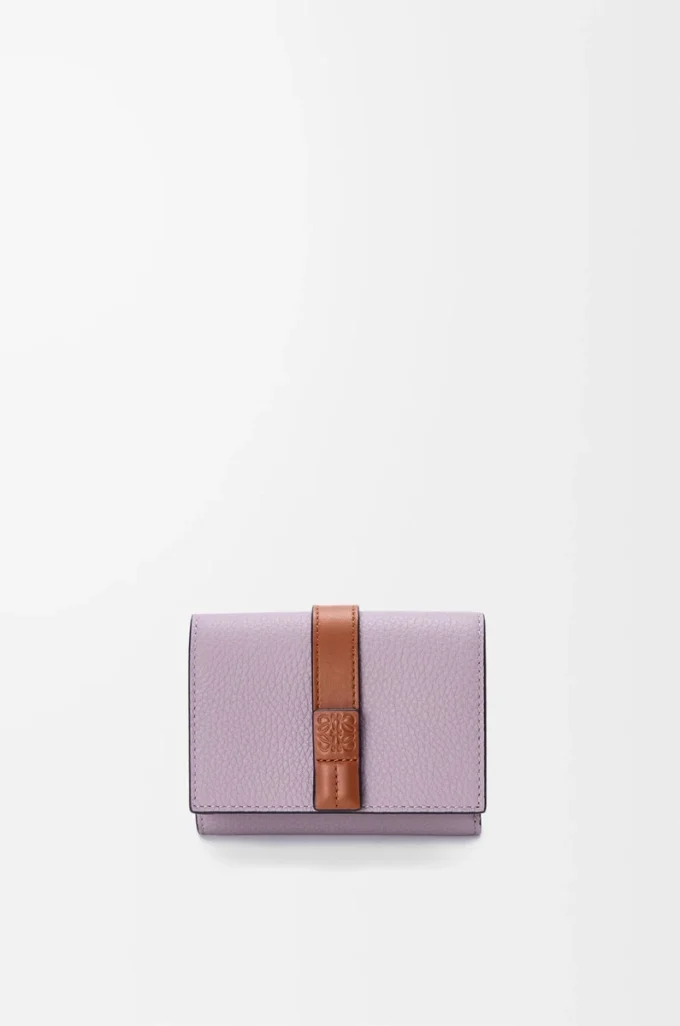 Trifold wallet in soft grained calfskin Dirty Mauve/Squirrel Trifold wallet in soft grained calfskin Dirty Mauve/Squirrel