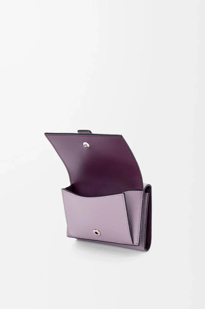 Trifold wallet in soft grained calfskin Dirty Mauve/Squirrel Trifold wallet in soft grained calfskin Dirty Mauve/Squirrel