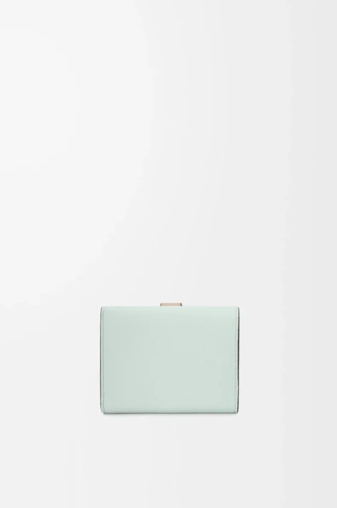 Trifold wallet in soft grained calfskin Frozen/Clay Trifold wallet in soft grained calfskin Frozen/Clay