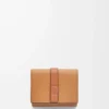 Trifold wallet in soft grained calfskin Toffee/Tan Trifold wallet in soft grained calfskin Toffee/Tan