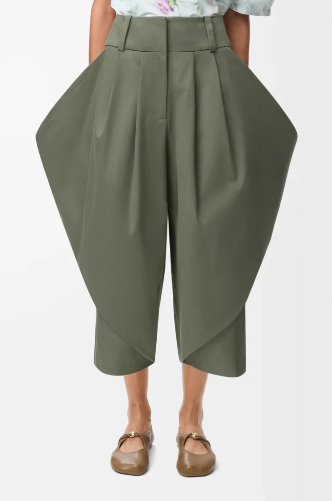 Trousers in cotton Khaki Green Trousers in cotton Khaki Green