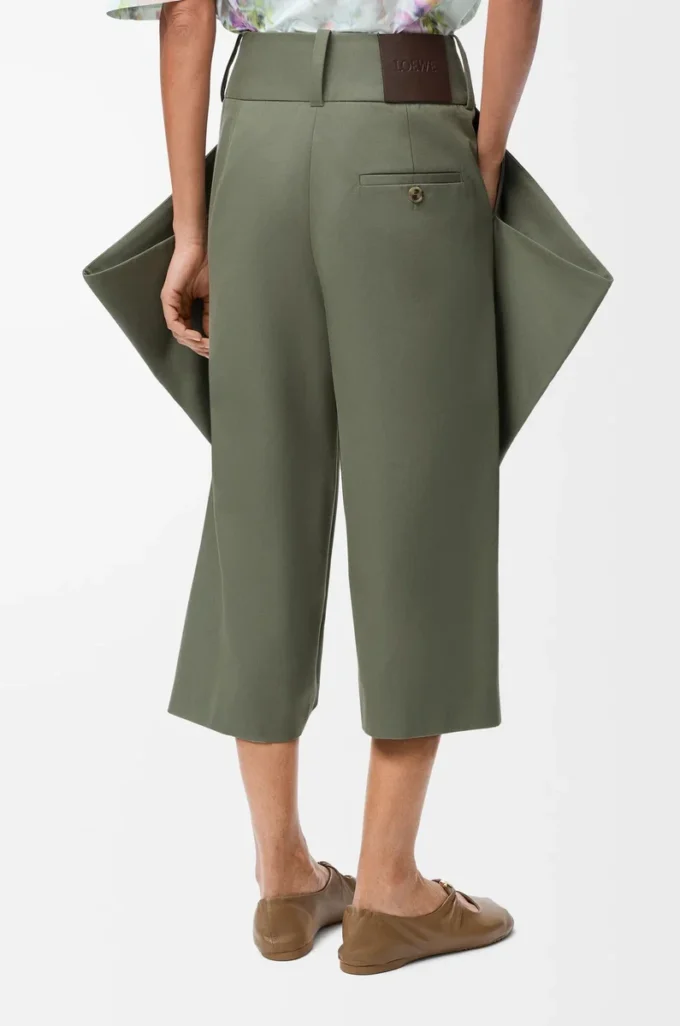 Trousers in cotton Khaki Green Trousers in cotton Khaki Green