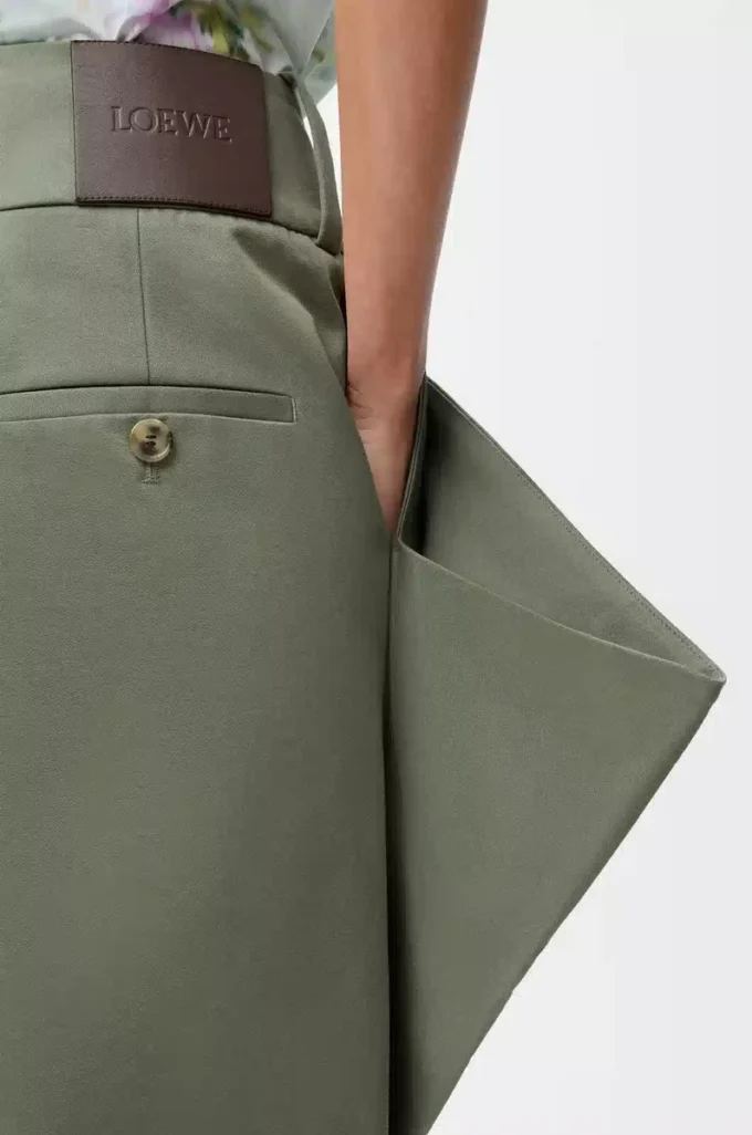 Trousers in cotton Khaki Green Trousers in cotton Khaki Green