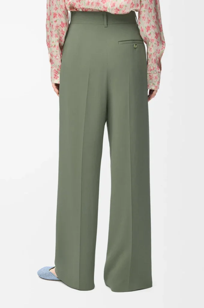 Trousers in stretch viscose Light Khaki Green Trousers in stretch viscose Light Khaki Green