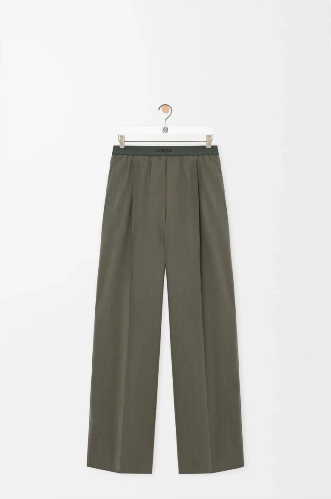 Trousers in wool Khaki Green Trousers in wool Khaki Green