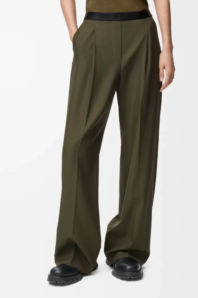 Trousers in wool Khaki Green Trousers in wool Khaki Green